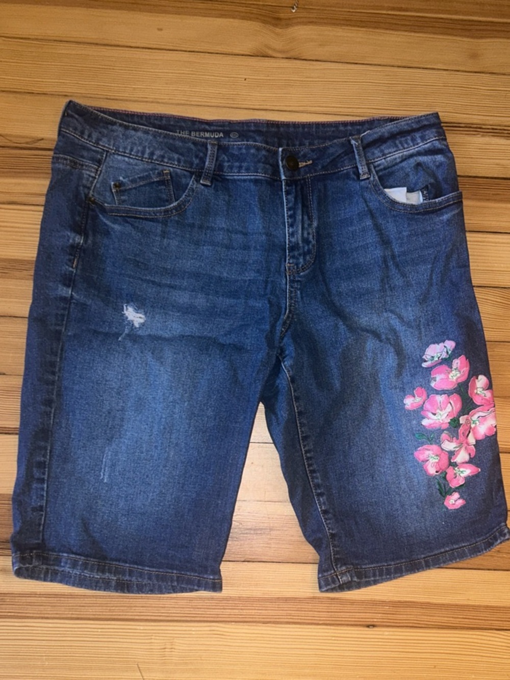 Embroidered Floral Dark Wash Denim jorts xx